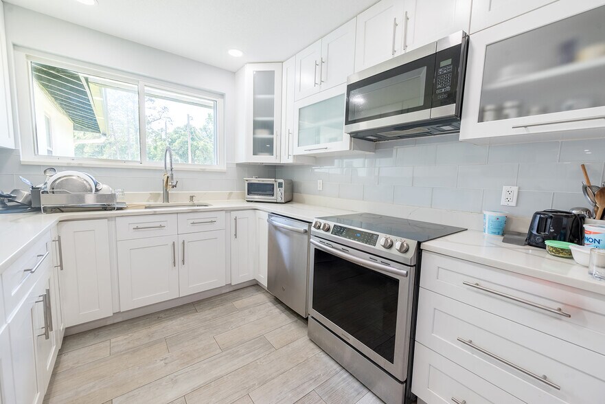 More Photos Of 1757 N Temple Ave, Starke Hotel For Sale