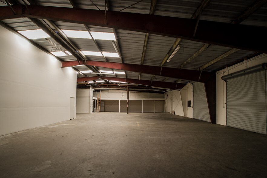 More Photos Of 1120 Lafayette St, Gretna Showroom For Lease