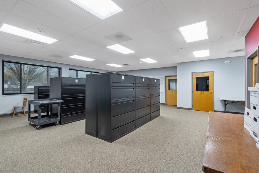 More Photos Of 34 Wright Ave, Auburn Truck Terminal For Sale