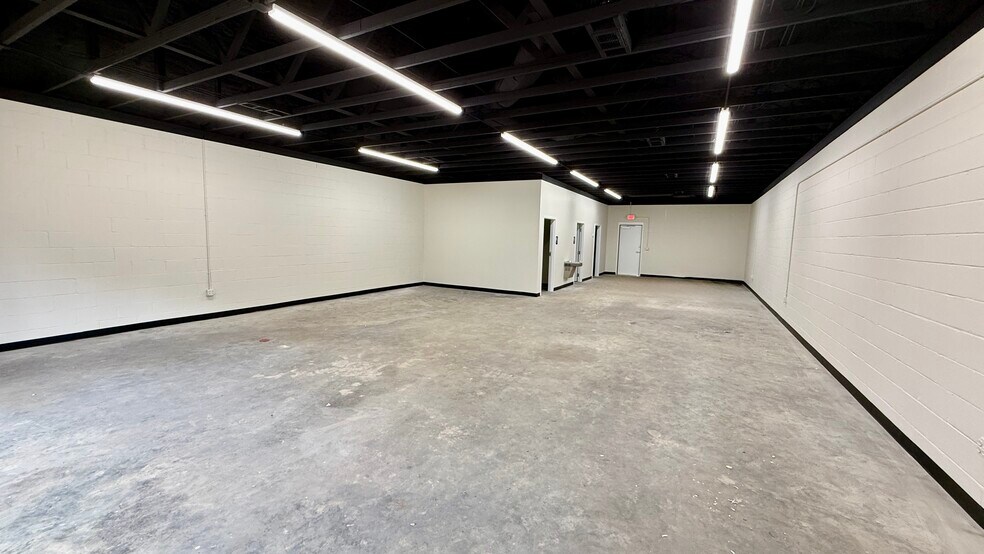 More Photos Of 1638 Chapin Road rd, Chapin Freestanding For Lease