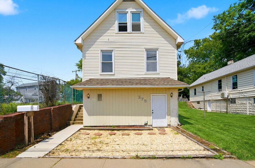 Primary Photo Of 275 Laurence Pky, South Amboy Apartments For Sale
