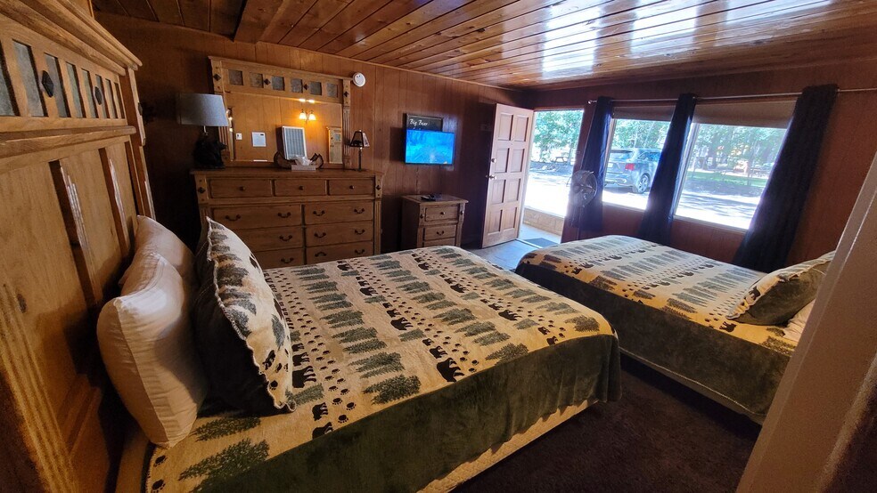 More Photos Of 42268 Moonridge Rd, Big Bear Lake Hospitality For Sale