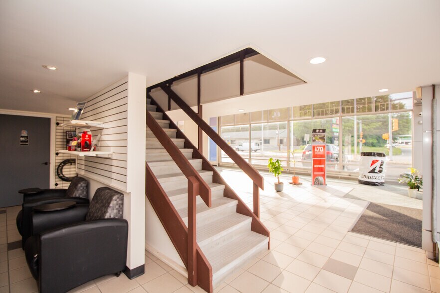 More Photos Of 191 W Main St, Dudley Auto Dealership For Lease