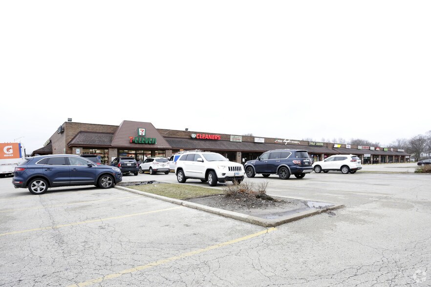 More Photos Of 1450-1486 E Chicago Ave, Naperville Freestanding For Lease