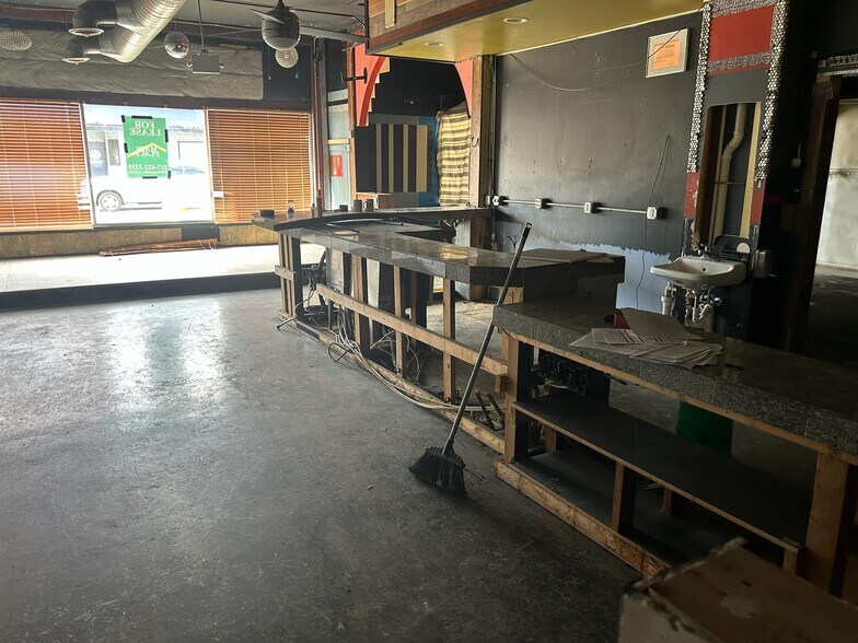 More Photos Of 120-126 Oakland ave, Decatur General Retail For Lease