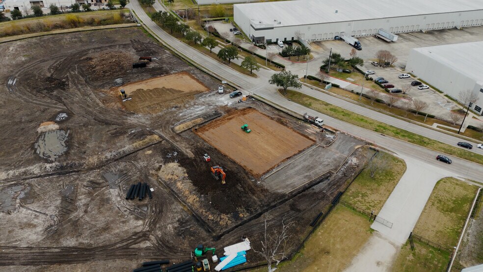 More Photos Of 13620 S Gessner Rd, Missouri City Warehouse For Lease