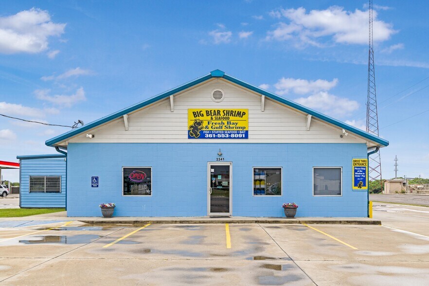 Primary Photo Of 2241 State Highway 35 N, Port Lavaca Storefront For Sale