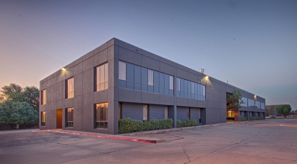 More Photos Of 3700 N Classen Blvd, Oklahoma City Office For Lease