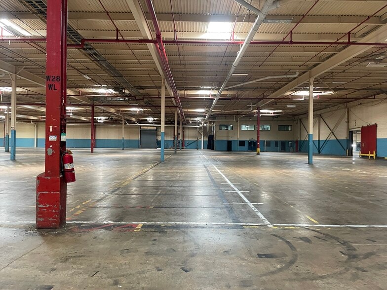 More Photos Of 3300 Sylvester Rd, Albany Manufacturing For Sale