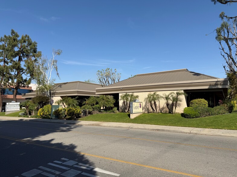 Primary Photo Of 1800 Westwind Dr, Bakersfield Medical For Lease