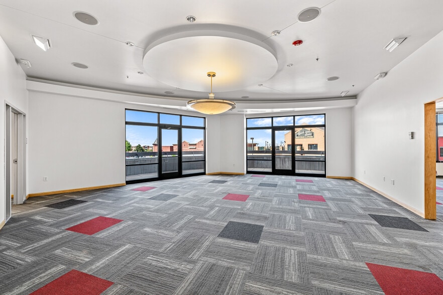 More Photos Of 9325 Dorchester St, Highlands Ranch General Retail For Lease