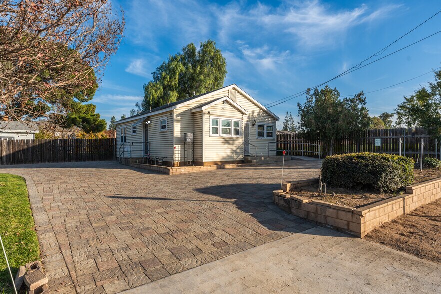 More Photos Of 76 Alabama St, Redlands Office For Lease