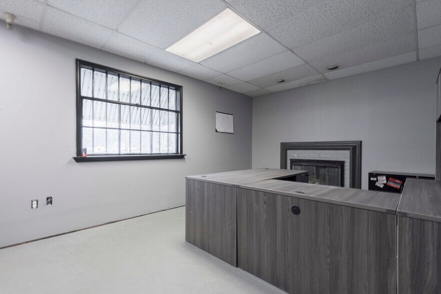 More Photos Of 1311 Bernheim Ln, Louisville Industrial For Sale