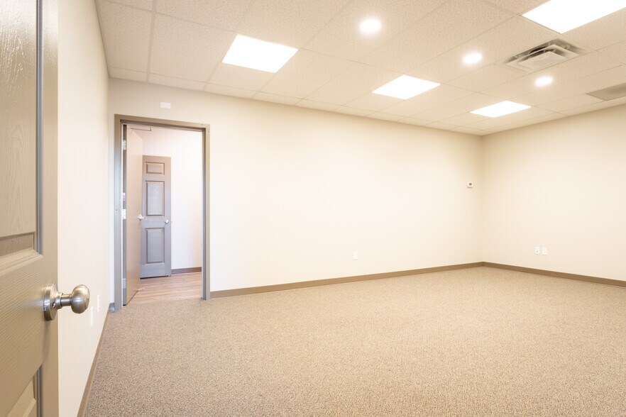 More Photos Of 4304 40 Av, Lloydminster General Retail For Lease