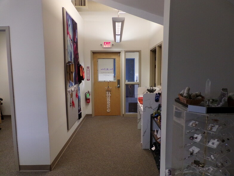 More Photos Of 171 Daniel Webster Hwy, Belmont Storefront Retail Office For Lease