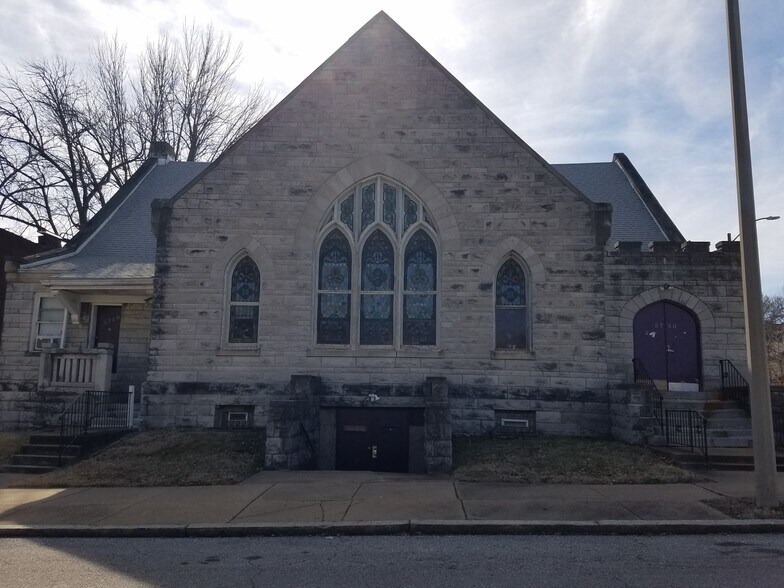 More Photos Of 5760 Bartmer Ave, Saint Louis Specialty For Sale