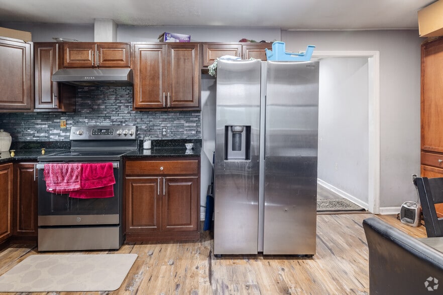 More Photos Of 201 Hanover Pike, Hampstead Service Station For Sale