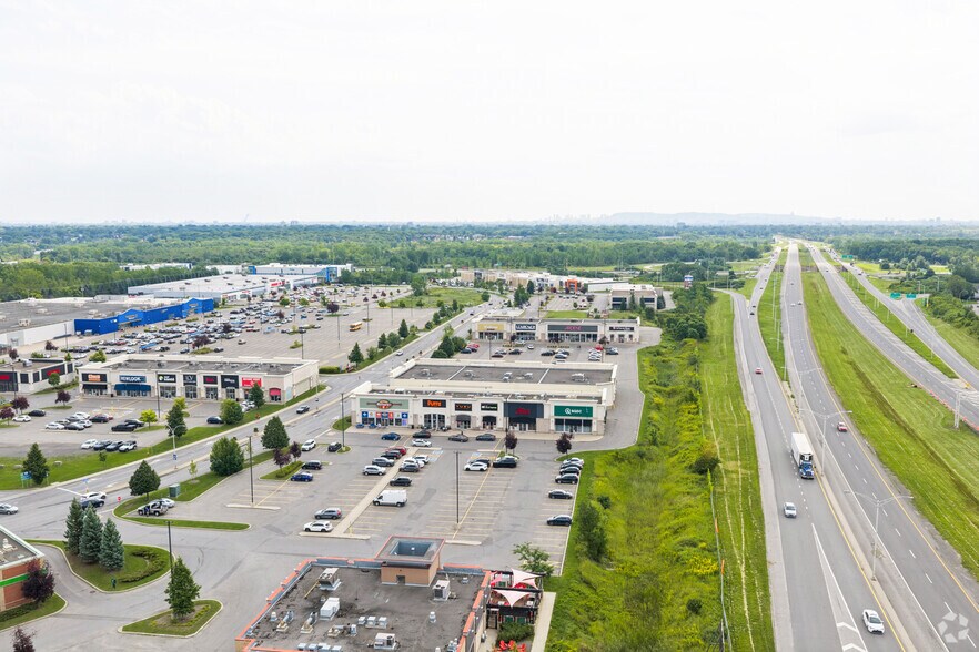 More Photos Of 5205 Boul Robert-Bourassa, Laval Unknown For Lease