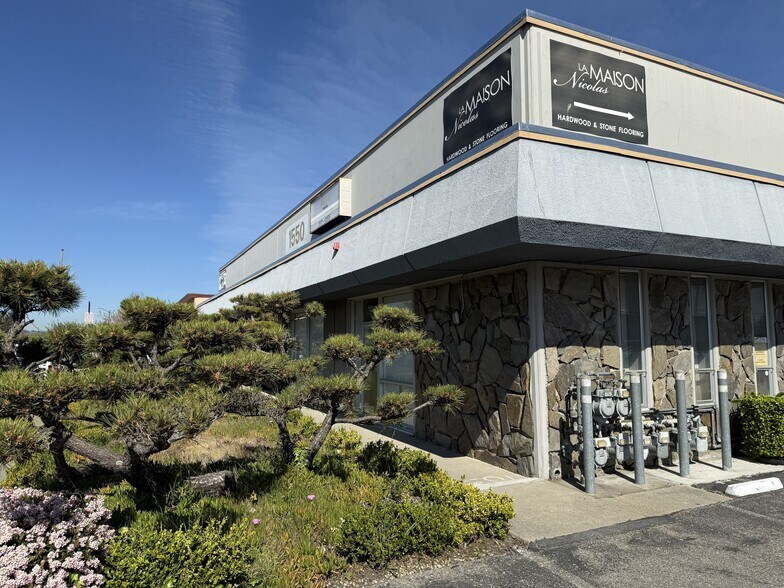 More Photos Of 1550 Rollins Rd, Burlingame Warehouse For Lease