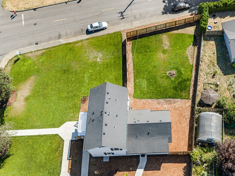 More Photos Of 525 SW 4th Ave, Canby Apartments For Sale