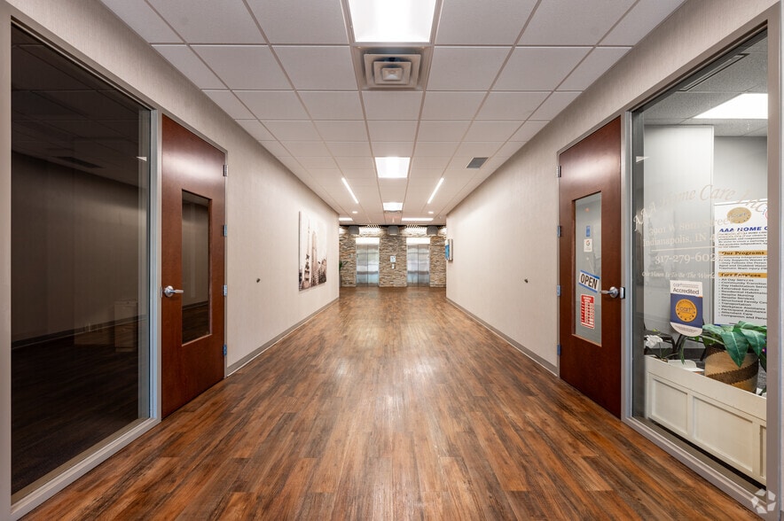 More Photos Of 3901 W 86th St, Indianapolis Office For Lease