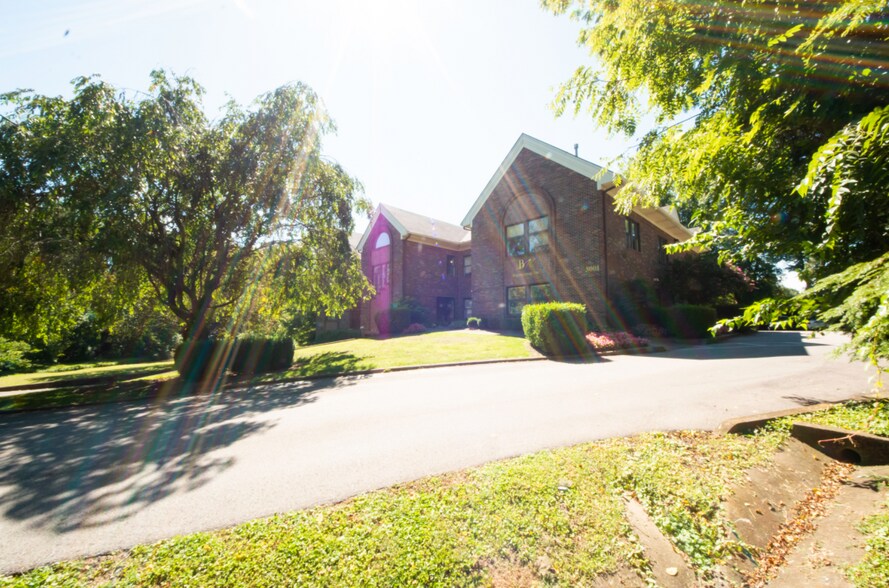 More Photos Of 3001 Taylor Springs Dr, Louisville Office For Sale