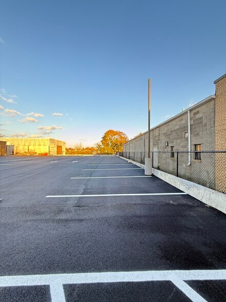 More Photos Of 10 Nassau Terminal Rd, New Hyde Park Land For Lease