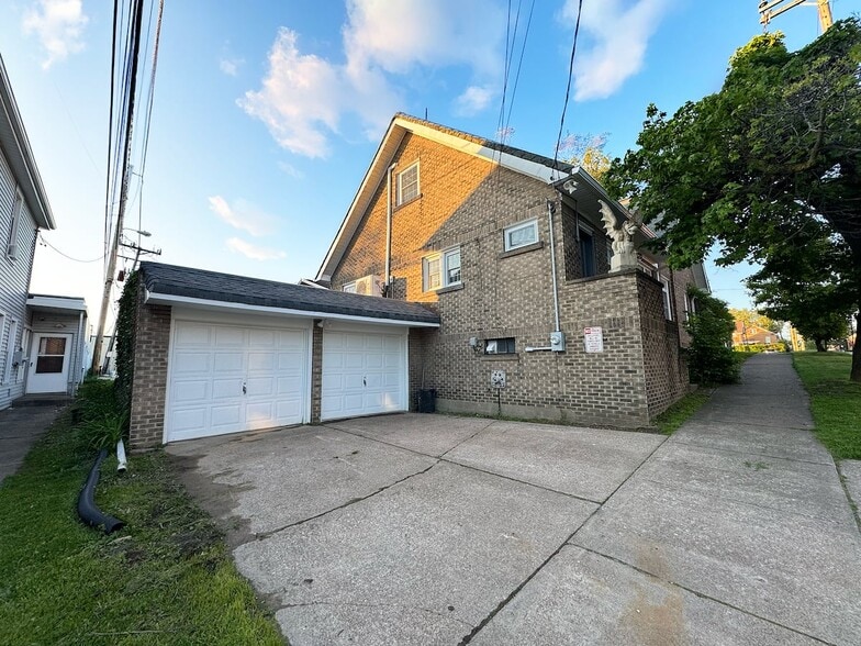 More Photos Of 2926 State St, Erie Multifamily For Sale