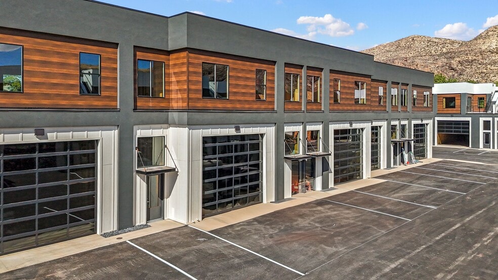 More Photos Of 80 W Center St, La Verkin Light Manufacturing For Sale