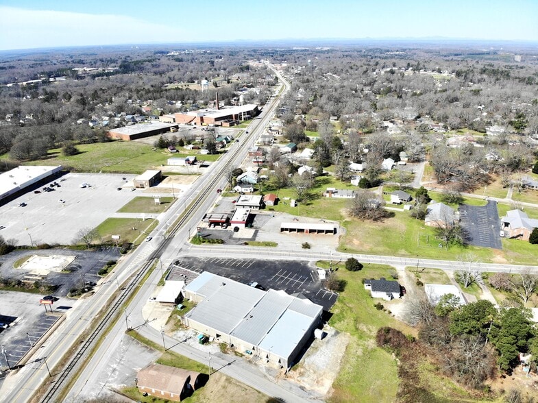 More Photos Of 24 Ila Rd, Commerce Unknown For Lease