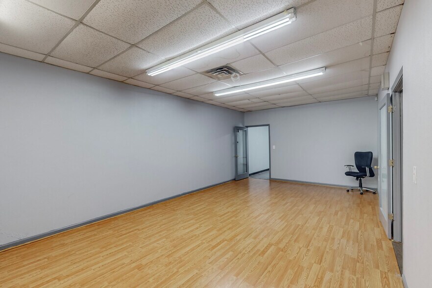 More Photos Of 8120 White Settlement Rd, White Settlement Coworking Space