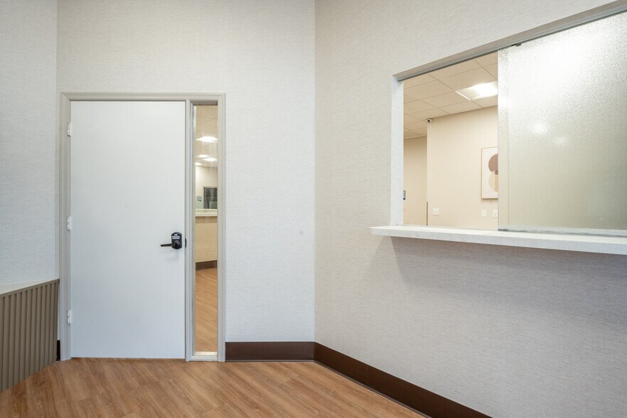 More Photos Of 3795 Boynton Beach Blvd, Boynton Beach Medical For Lease