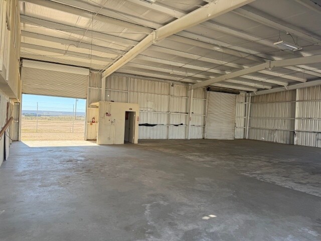 More Photos Of 19331-19441 Neuralia Rd, California City Warehouse For Sale