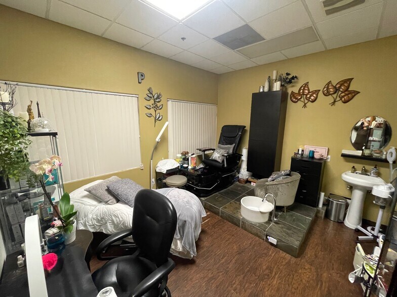 More Photos Of 550 Plaza Dr, Folsom Office For Sale