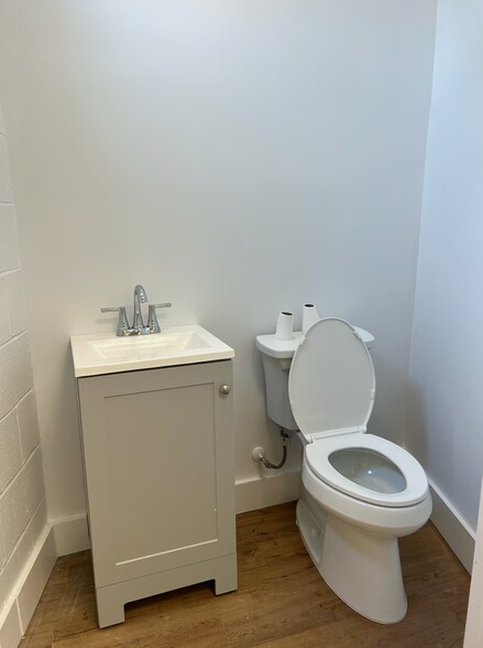 More Photos Of 2100 Cheshire Bridge Rd NE, Atlanta Unknown For Lease