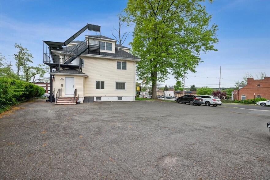 More Photos Of 1307 Stuyvesant Ave, Union Township Office For Sale