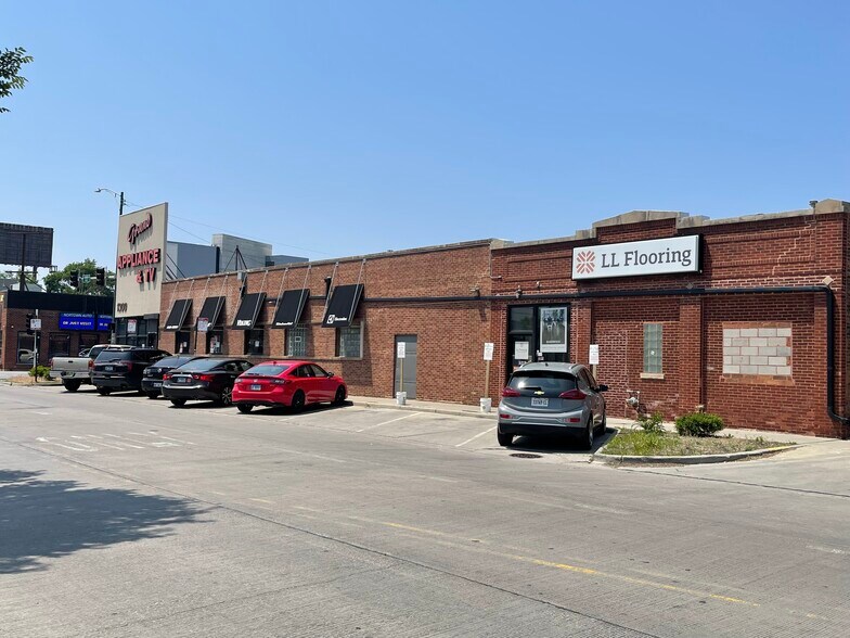 More Photos Of 1300-1308 W North Ave, Chicago Storefront For Lease
