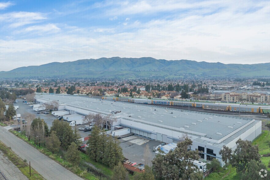 More Photos Of 200-230 Railroad Ave, Milpitas Unknown For Lease