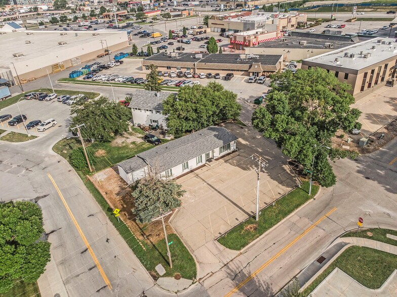 More Photos Of 302 S 74th St, Omaha Office For Sale