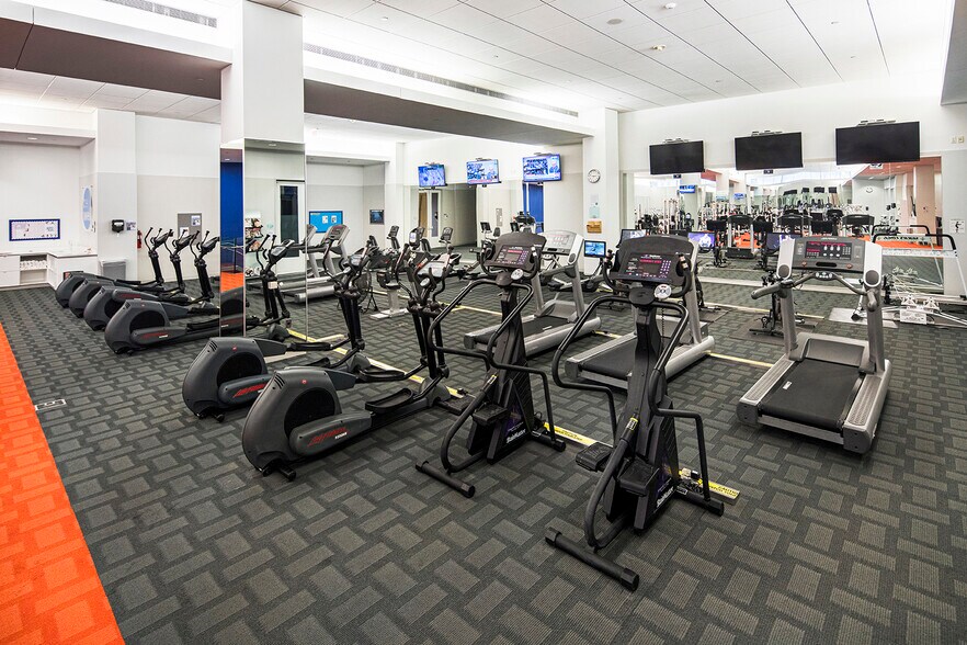 More Photos Of 7950 Jones Branch Dr, McLean Office For Lease