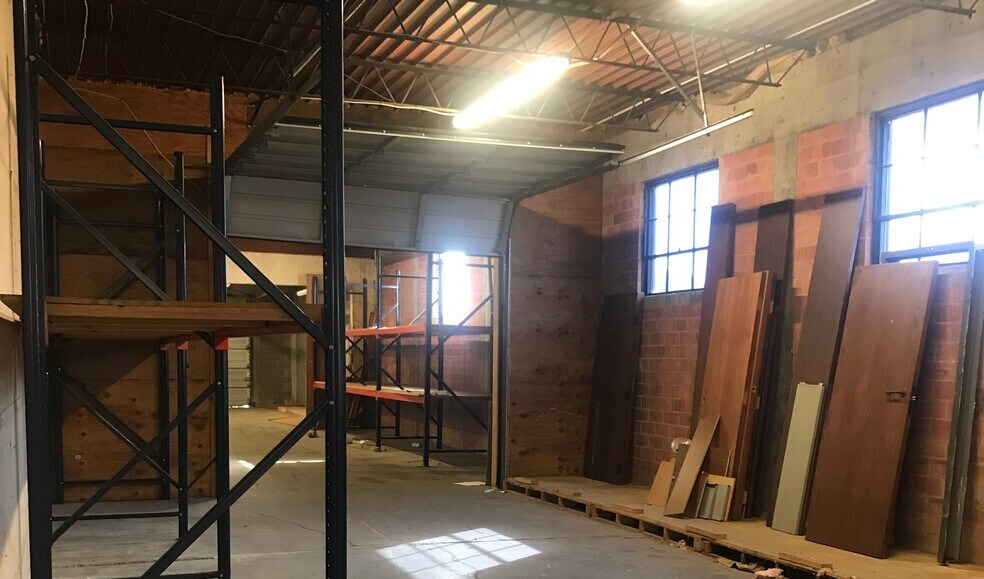 More Photos Of 4654-4656 Baldwin Blvd, Corpus Christi Showroom For Sale