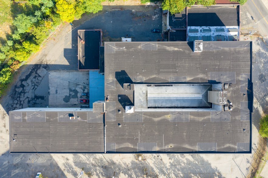 More Photos Of 545 N Arlington Ave, Bloomfield Manufacturing For Lease