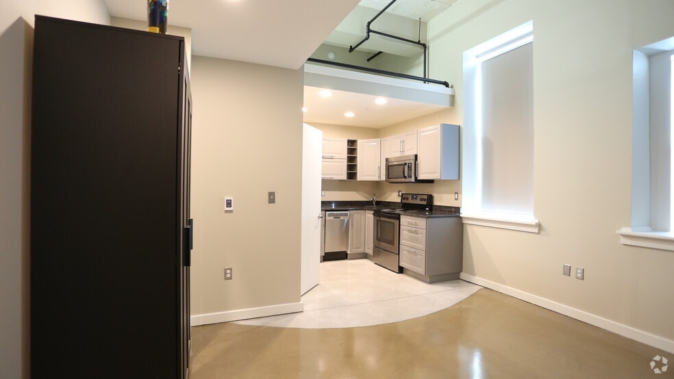 More Photos Of 260 S 4th St, Columbus Apartments For Sale