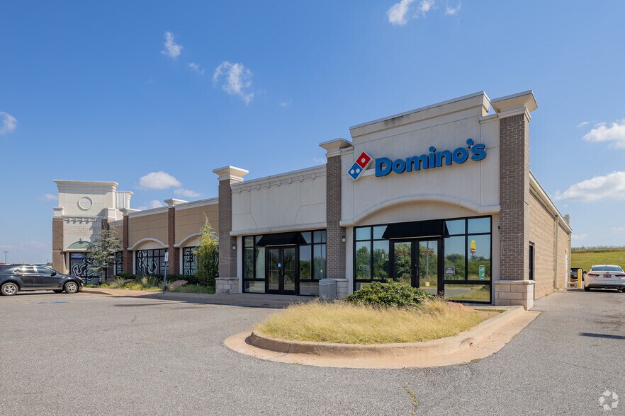 More Photos Of 1700-1726 S Division St, Guthrie General Retail For Lease