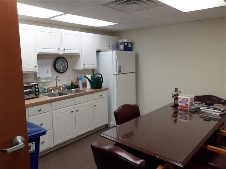 More Photos Of 5620 William Penn Hwy, Export Freestanding For Lease