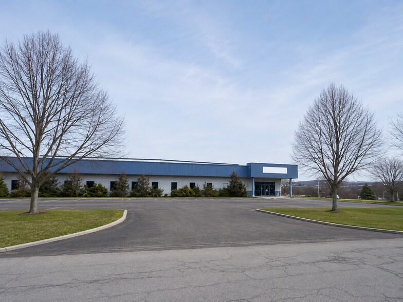 More Photos Of 108 Business Park Dr, Frankfort Manufacturing For Lease