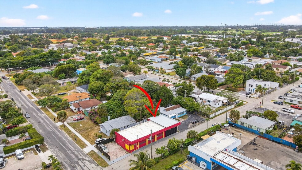 More Photos Of 1901 Florida St, Lake Worth Auto Repair For Sale