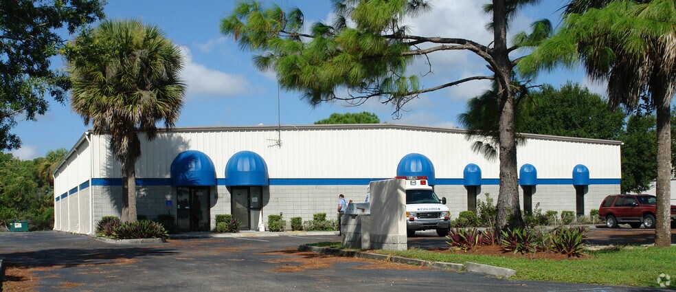 More Photos Of 5826-5830 Corporation Cir, Fort Myers Warehouse For Sale