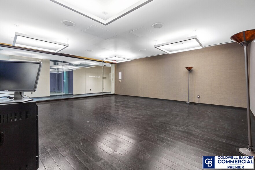 More Photos Of 4381 W Flamingo Rd, Las Vegas Hotel For Lease