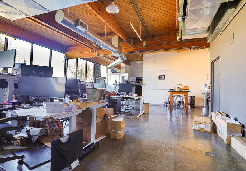 More Photos Of 1700 SE 11th Ave, Portland Office For Lease
